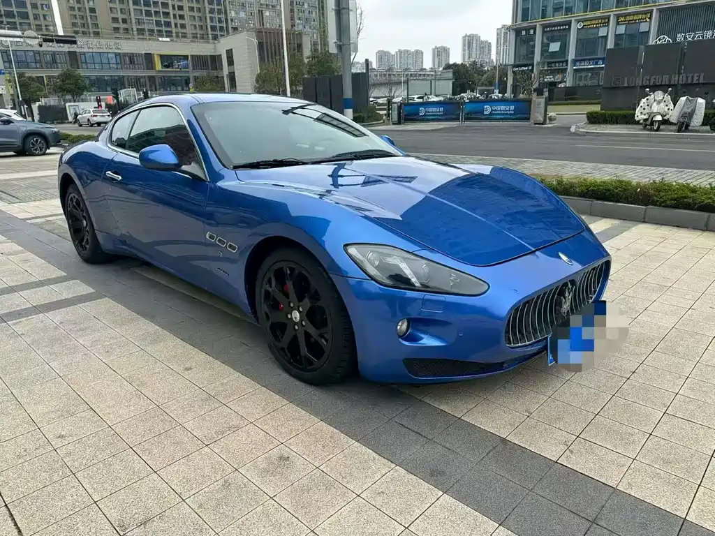 Maserati GranTurismo 2015 4.2L AT