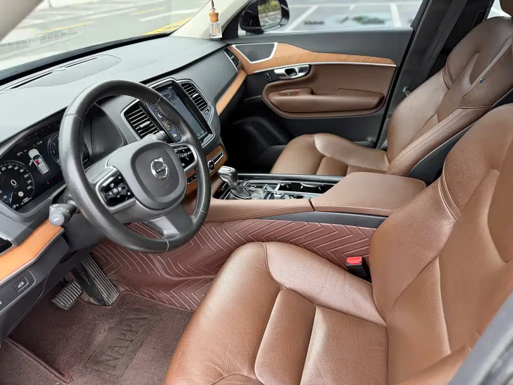 Volvo XC90 — миниатюра 6
