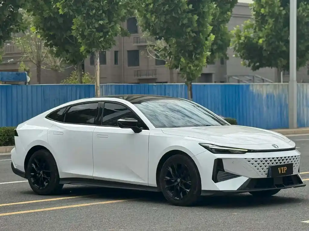 Changan UNI-V 2024 1.5T Luxury Sport