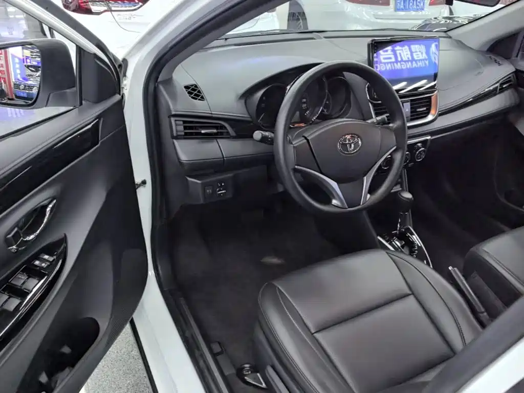 Toyota Yaris L — миниатюра 16