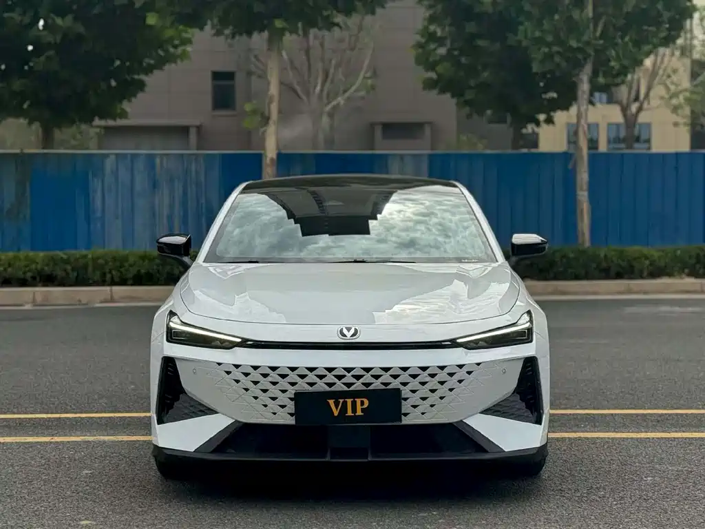 Changan UNI-V 2024 1.5T Luxury Sport