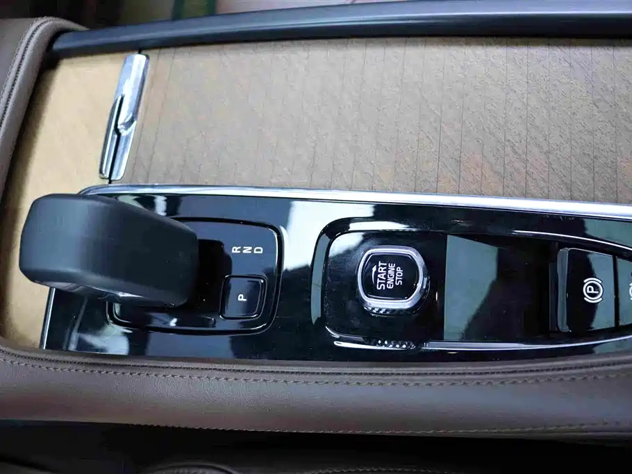 Volvo S90 2024 B5 Luxury