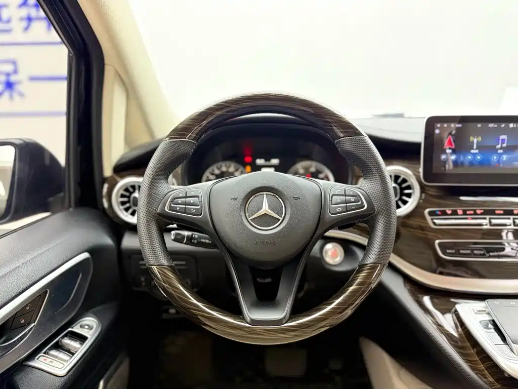 Mercedes-Benz Vito — миниатюра 10