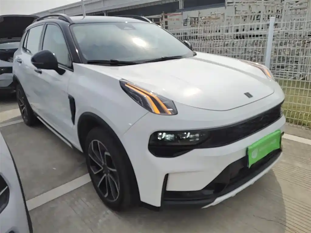 Lynk & Co 01 - фото 21