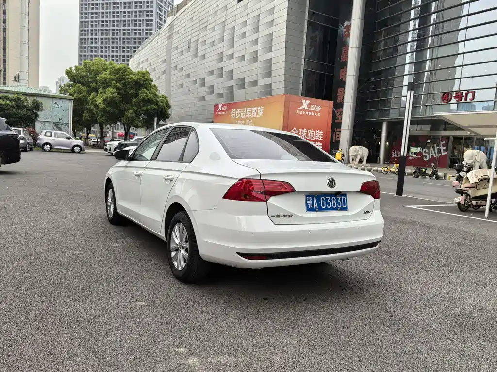 Volkswagen Bora 2016 1.6L AT Comfort