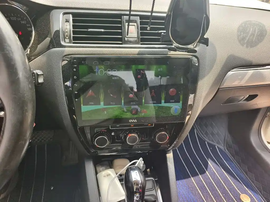 Volkswagen Sagitar 2015 1.6L AT Comfort