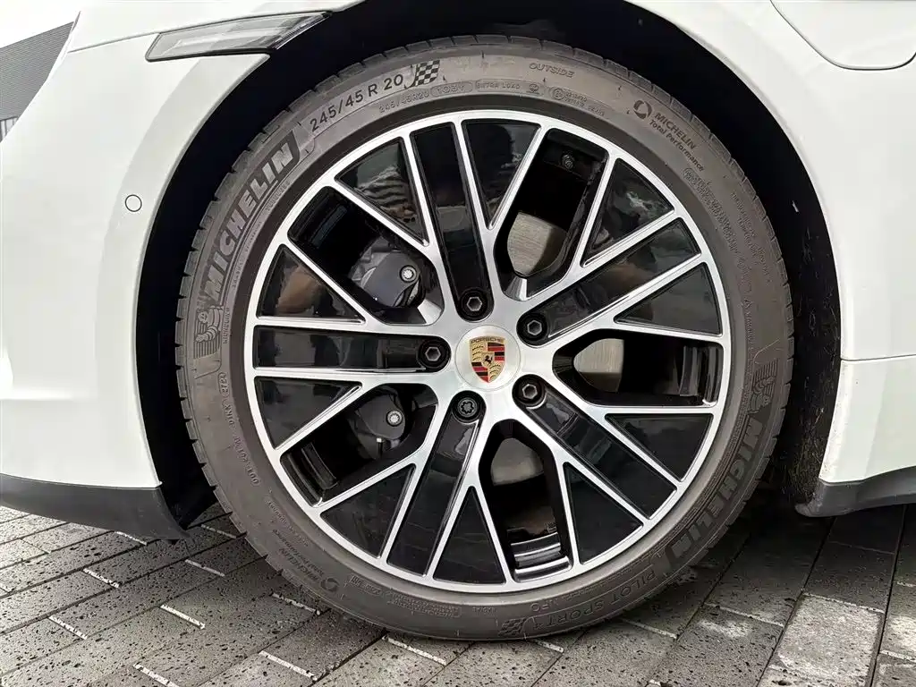 Porsche Taycan 2024 Taycan 4