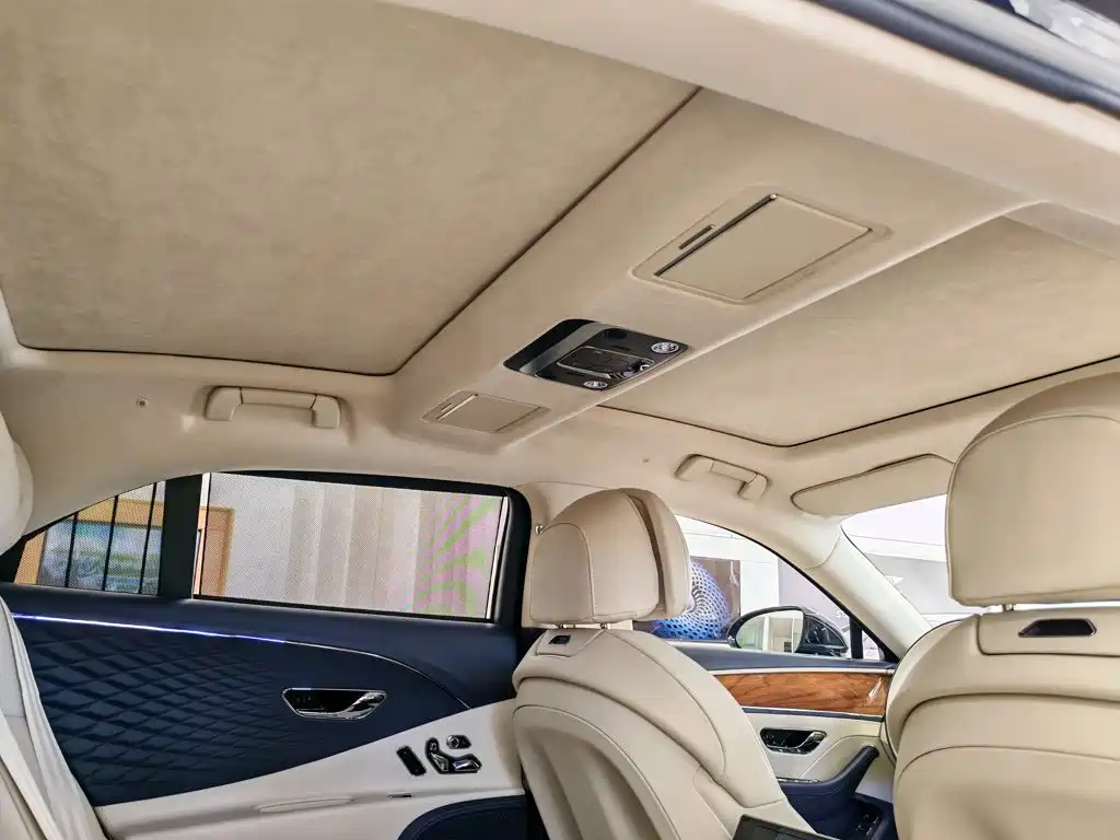 Bentley Flying Spur — миниатюра 7