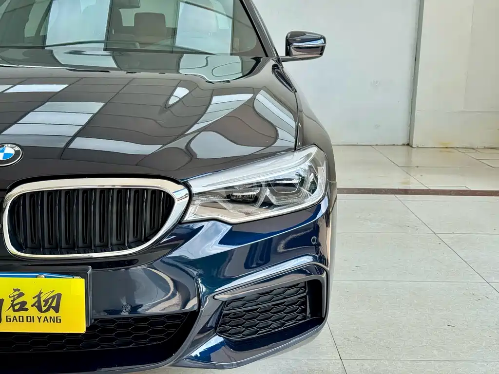 BMW 5 Series — миниатюра 4