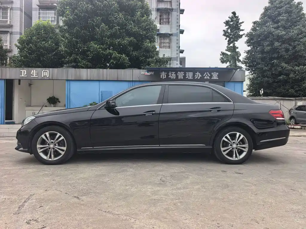 Mercedes-Benz E-Class — миниатюра 4