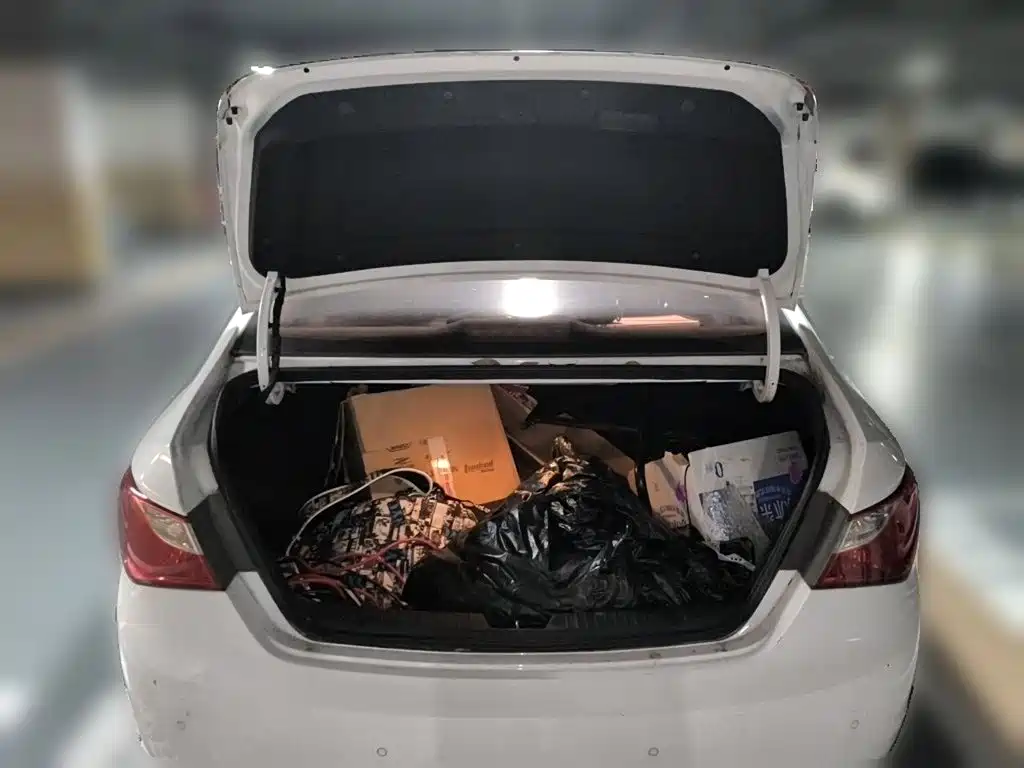 Hyundai Sonata — миниатюра 10