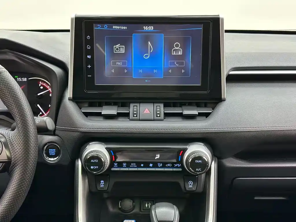 Toyota RAV4 — миниатюра 10