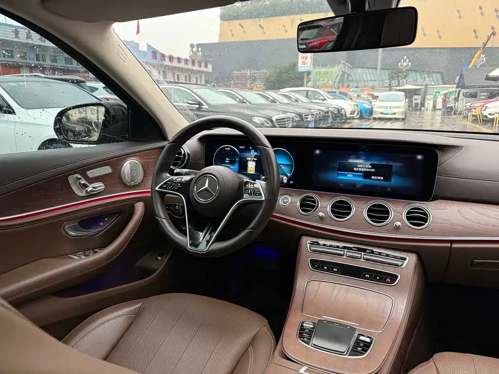 MERCEDES-BENZ E CLASS