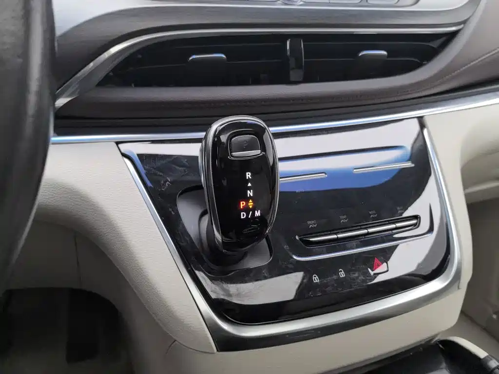 Buick GL8 — миниатюра 13