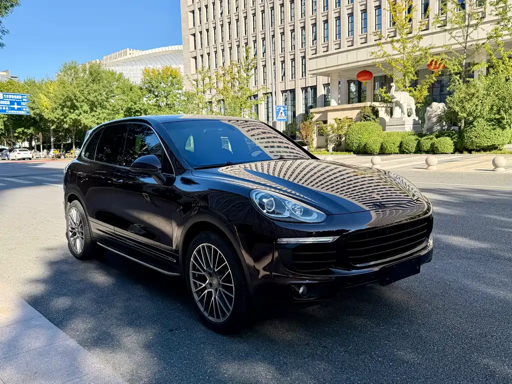 Porsche Cayenne — миниатюра 3