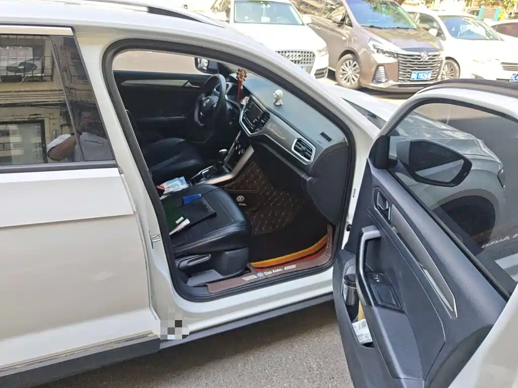 Volkswagen T-Roc — миниатюра 19