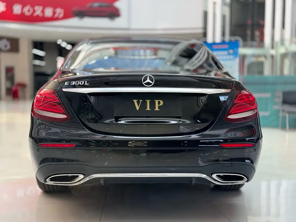 Mercedes-Benz E-Class — миниатюра 8