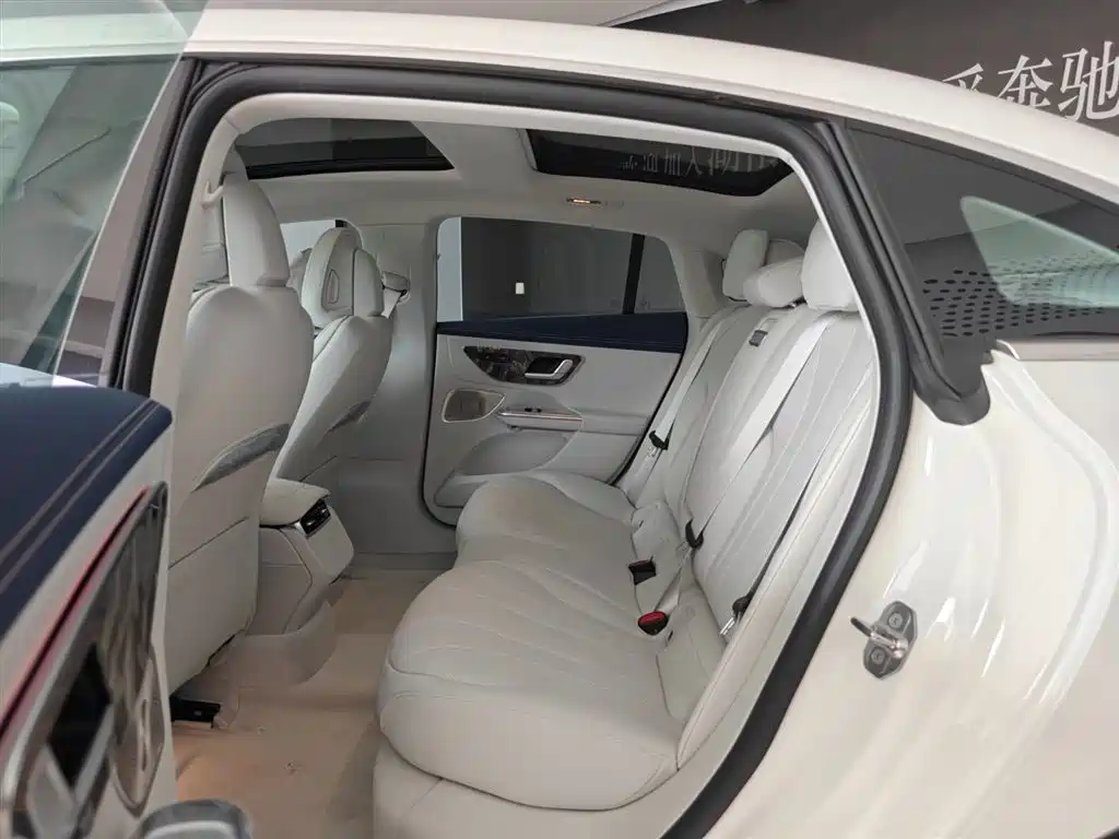 Mercedes-Benz EQE 2025 500 4MATIC