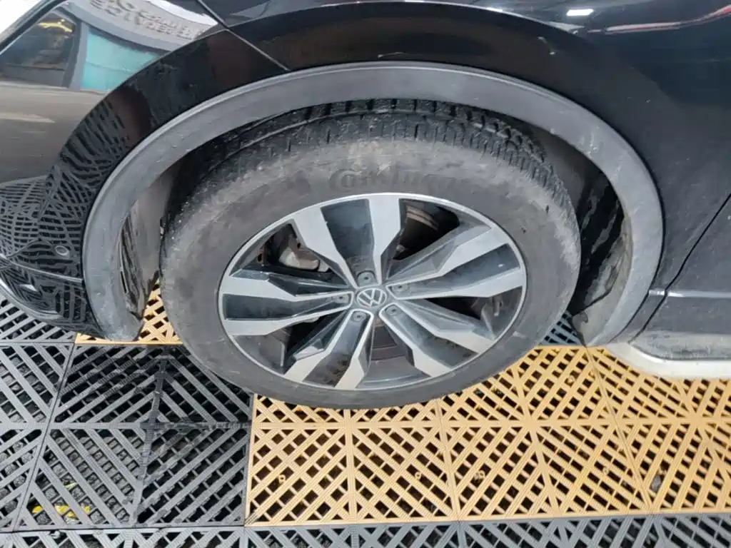 Volkswagen Tiguan L — миниатюра 23