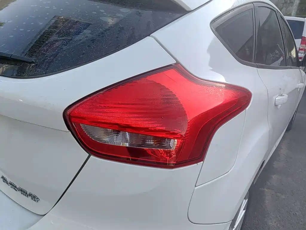 Ford Focus — миниатюра 8