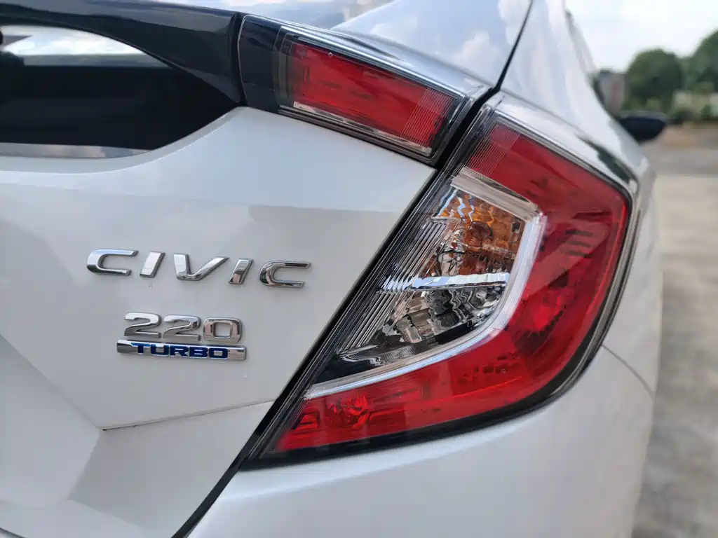 Honda Civic — миниатюра 18