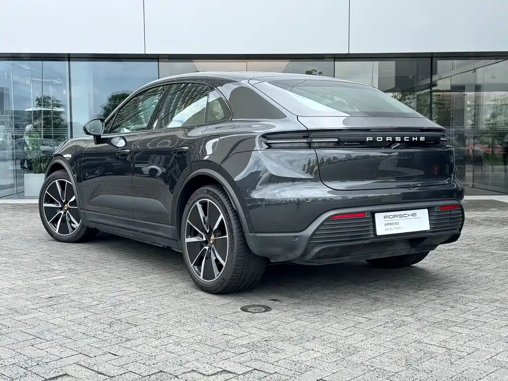 Porsche Macan EV — миниатюра 8