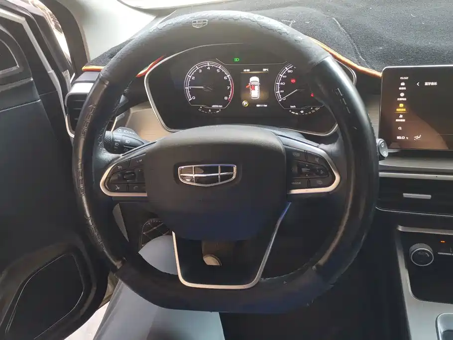 Geely Binyue — миниатюра 15