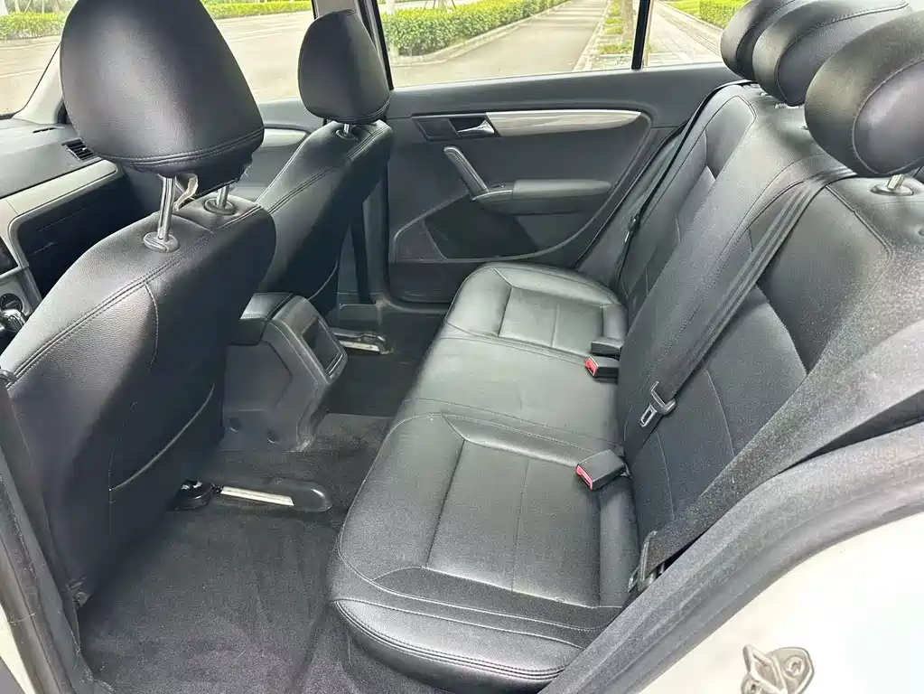 Volkswagen Lavida — миниатюра 9