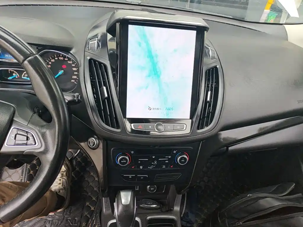 Ford Kuga — миниатюра 13