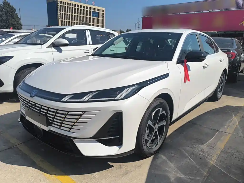 Changan Eado — миниатюра 2