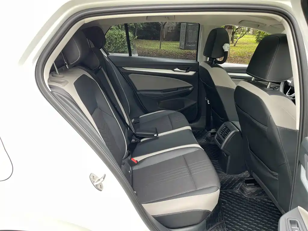 Volkswagen Golf — миниатюра 16
