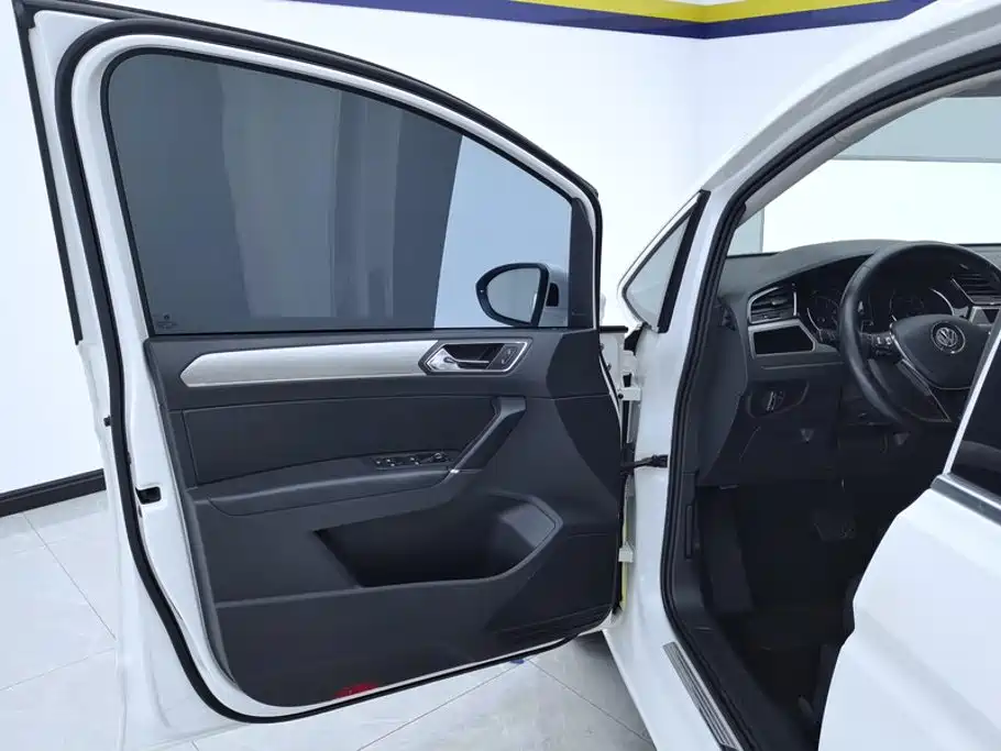 Volkswagen Touran — миниатюра 7