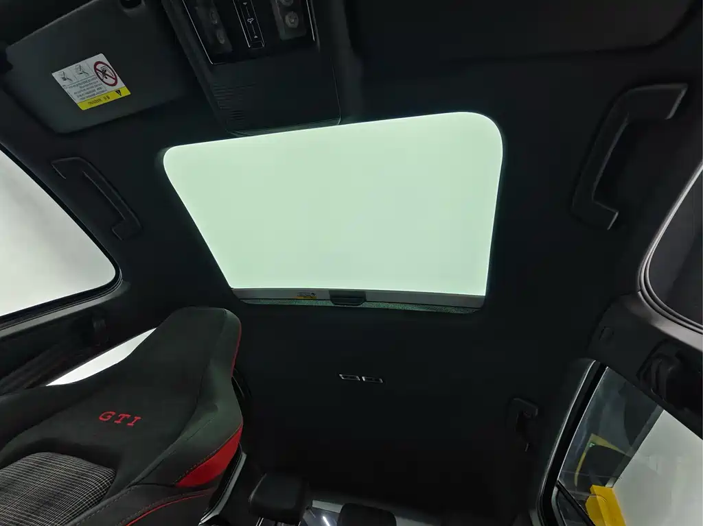 Volkswagen Golf GTI — миниатюра 13