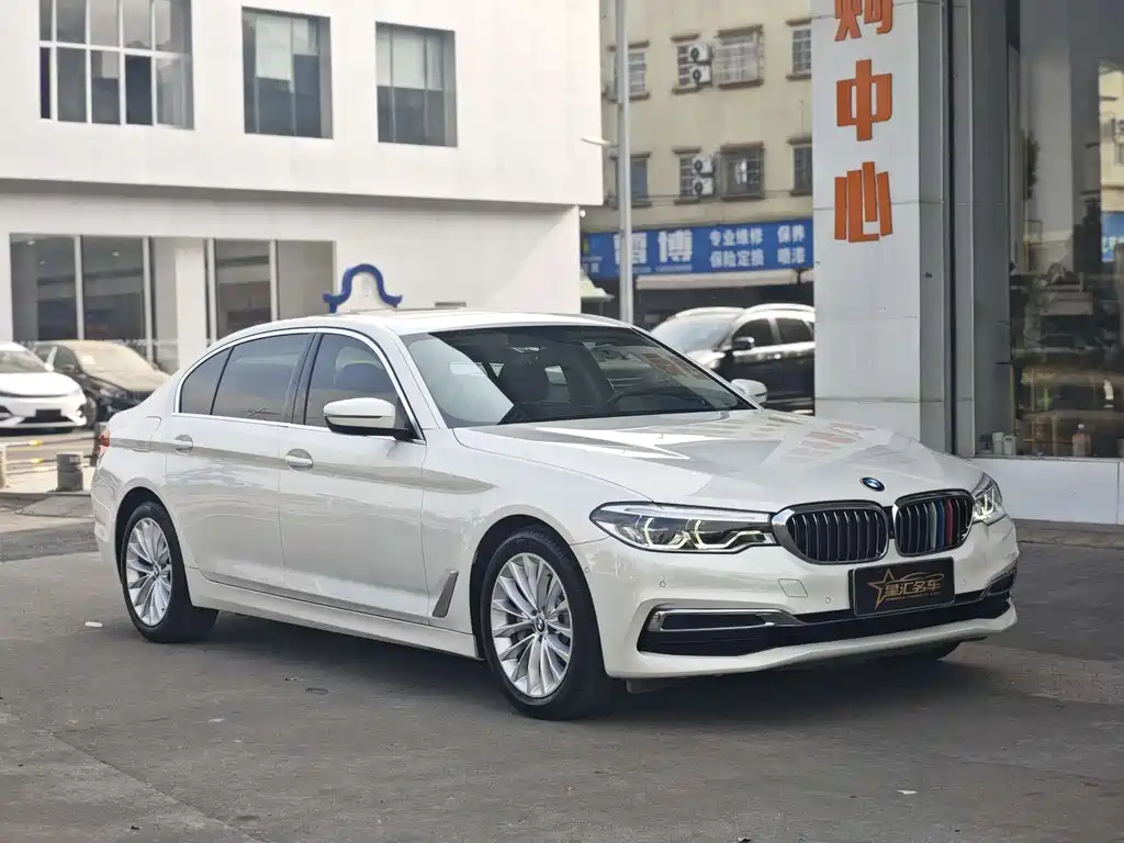 BMW 5 SERIES