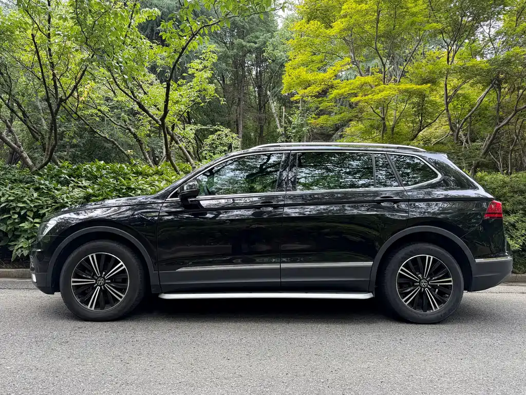 Volkswagen Tiguan L — миниатюра 14
