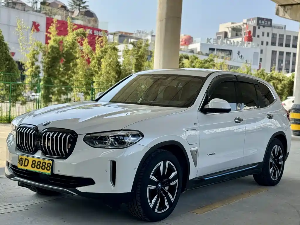 BMW iX3 — миниатюра 2