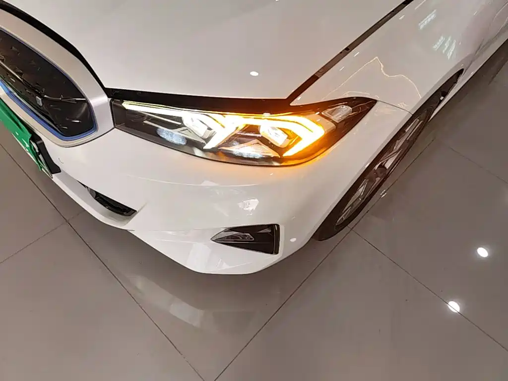BMW i3 — миниатюра 24