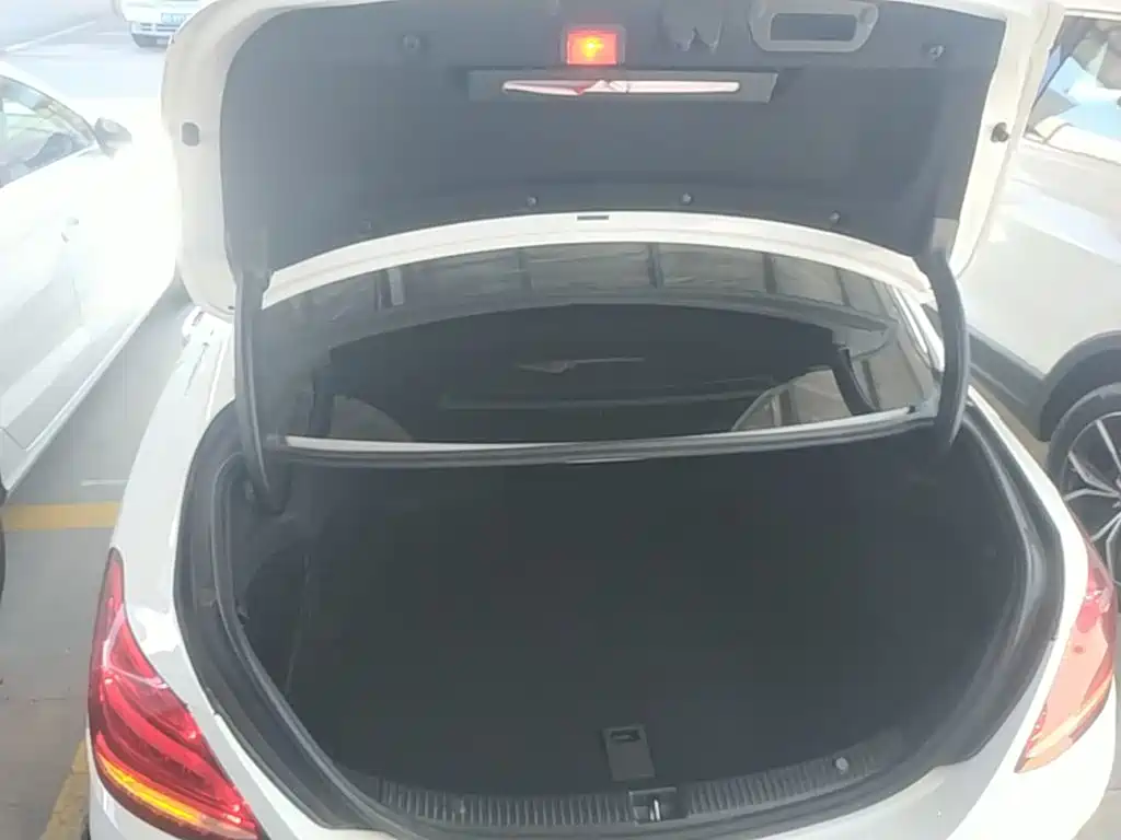 Mercedes-Benz C-Class — миниатюра 19