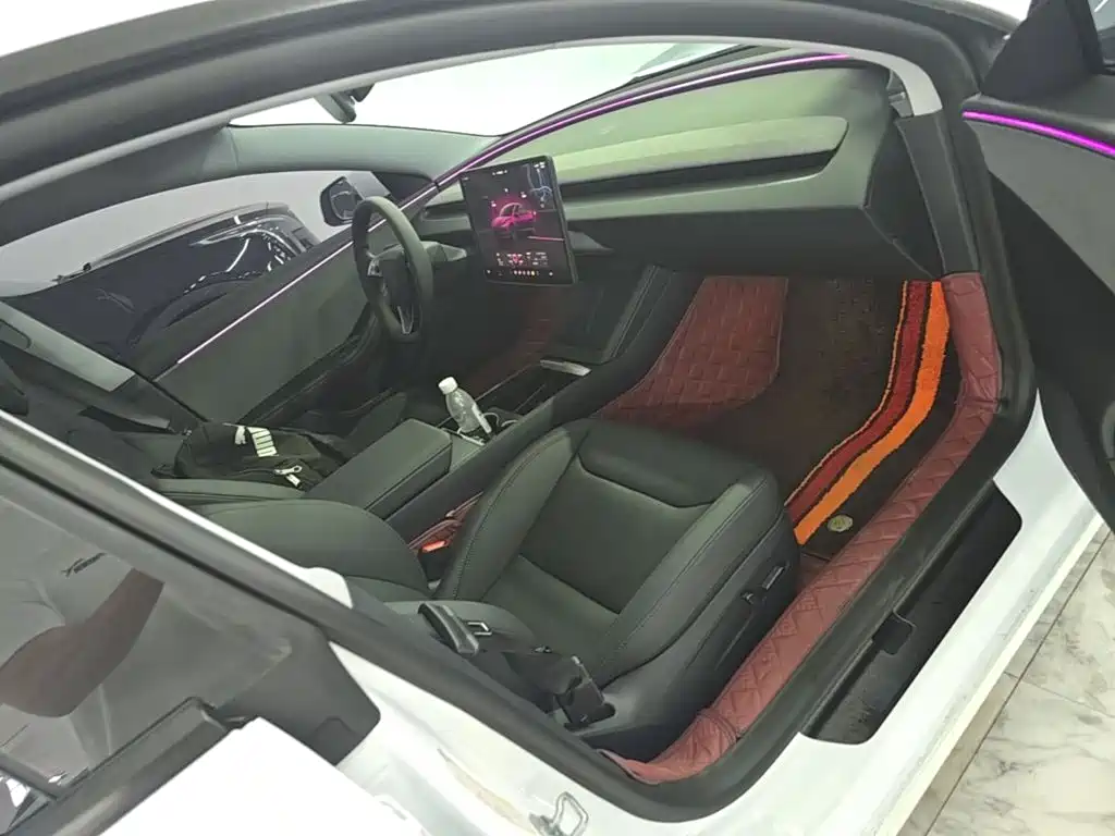 Tesla Model 3 — миниатюра 25