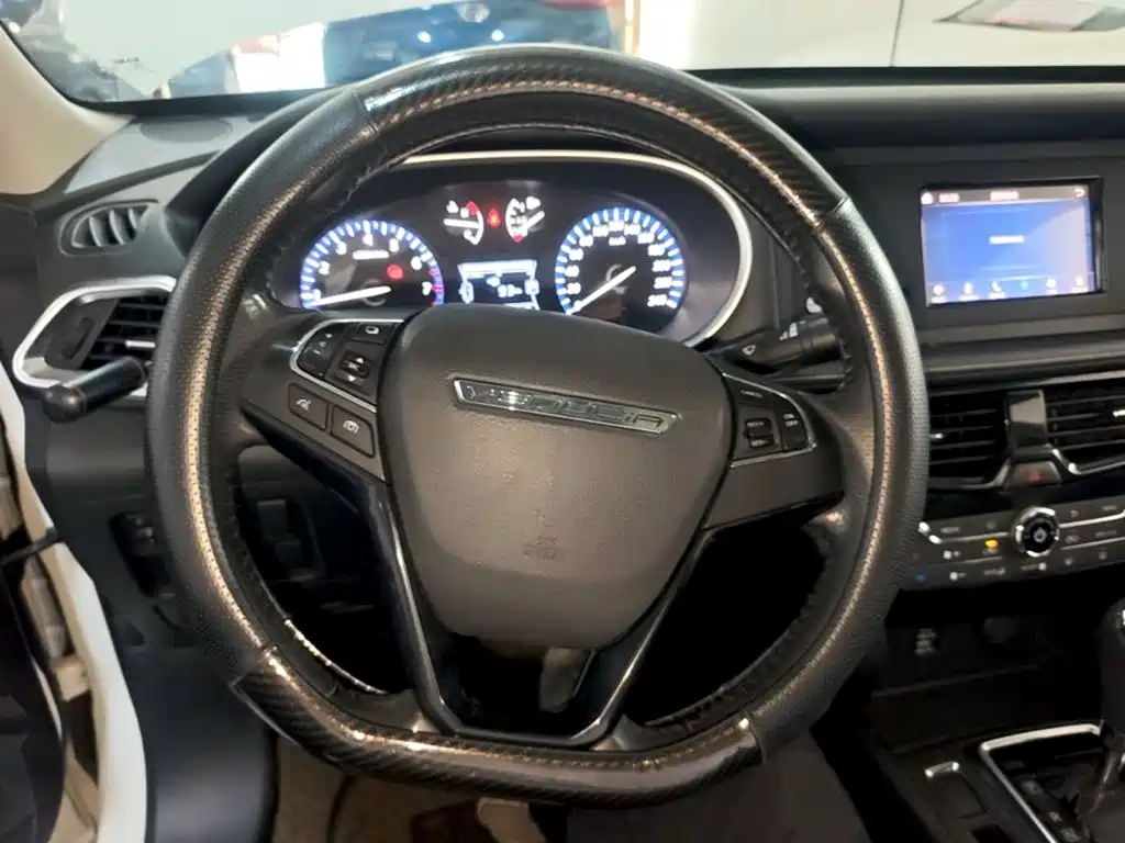 Venucia T90 — миниатюра 11