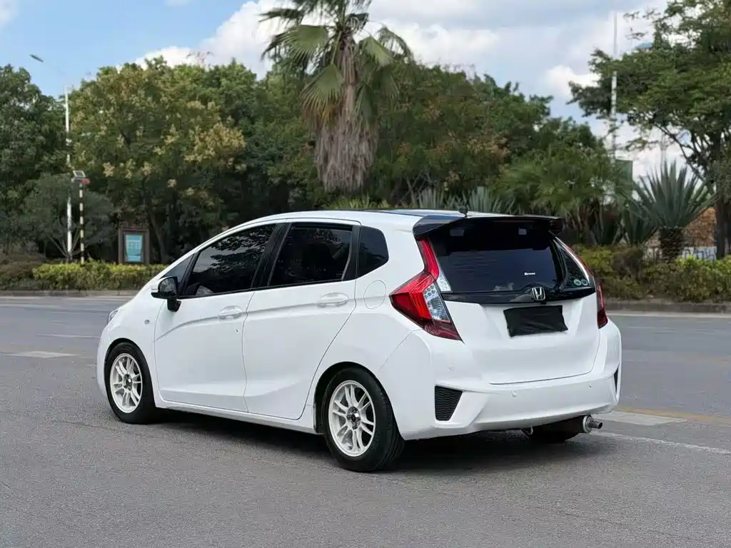 Honda Fit — миниатюра 5