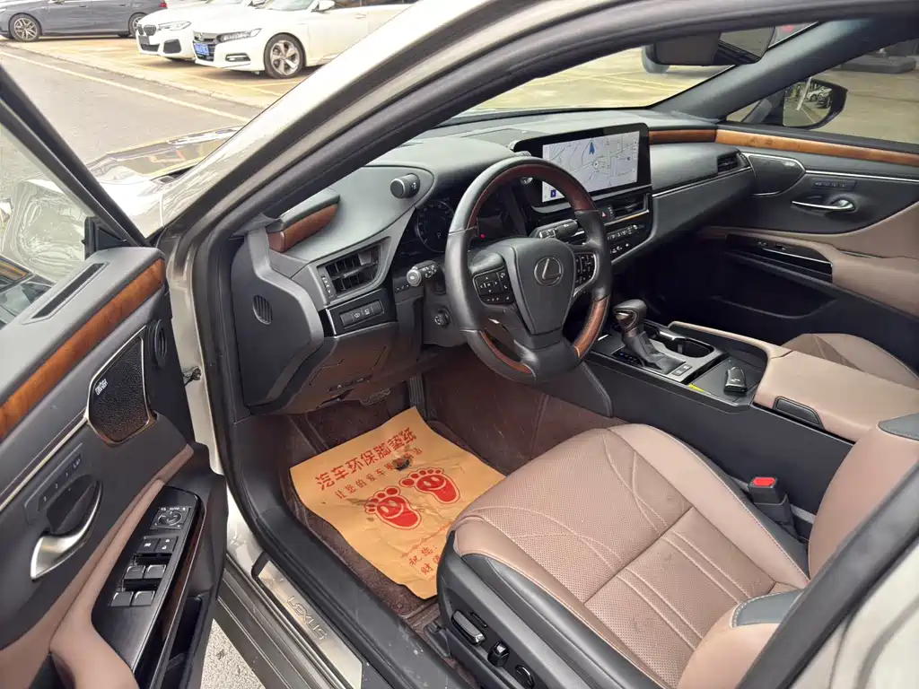 Lexus ES 2022 300h Executive