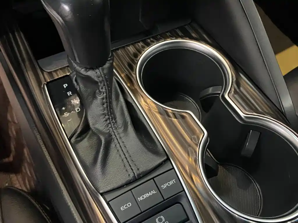 Toyota Camry — миниатюра 4