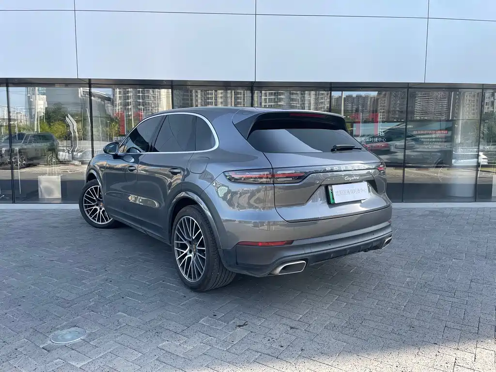 Porsche Cayenne Hybrid — миниатюра 6