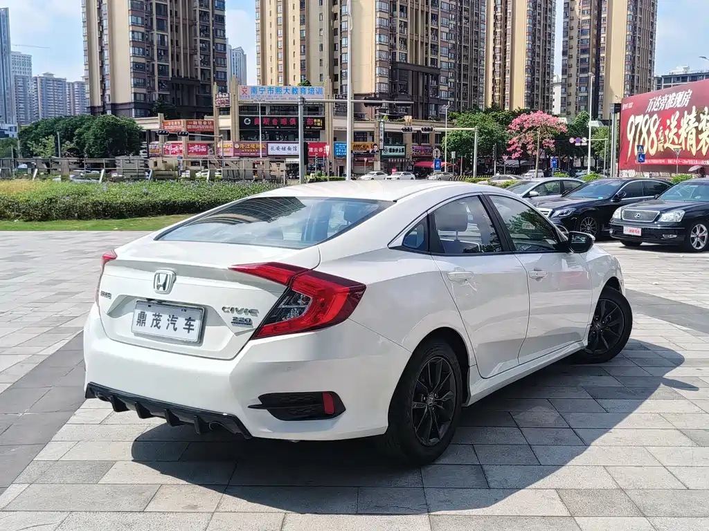 Honda Civic — миниатюра 7