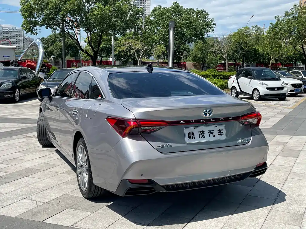 Toyota Avalon — миниатюра 6