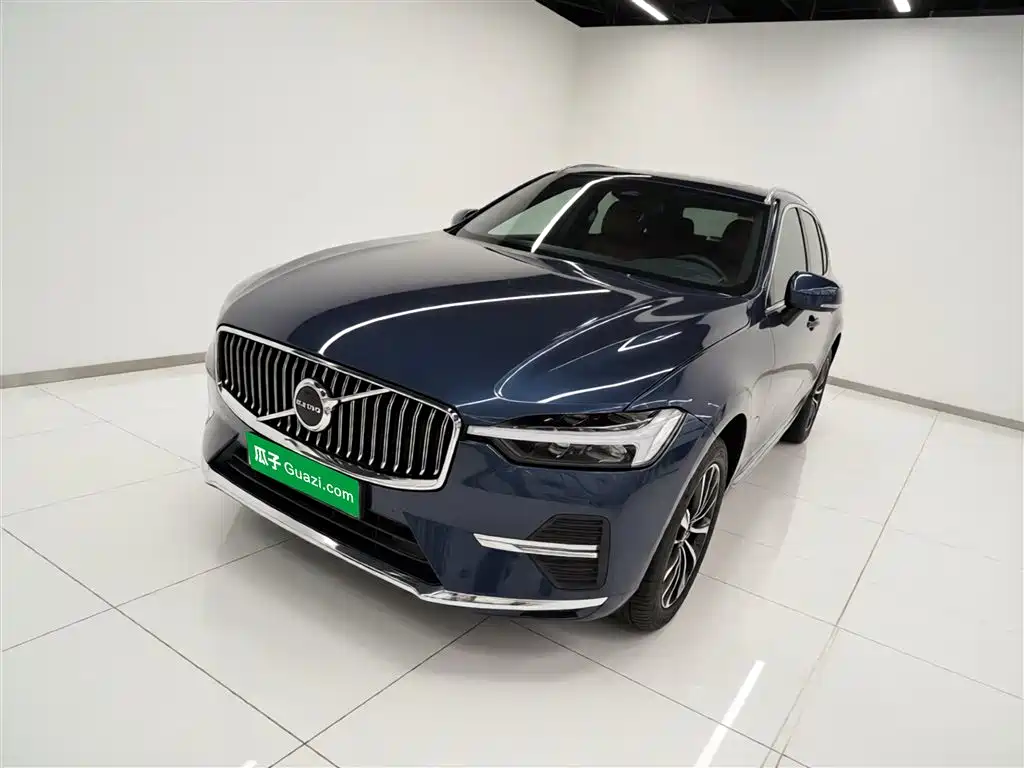 Volvo XC60 2023 B5 Luxury