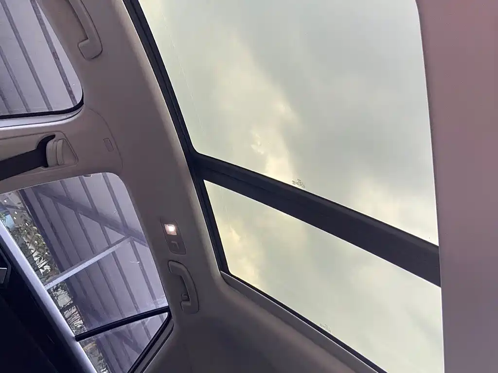 Volkswagen T-Roc — миниатюра 14