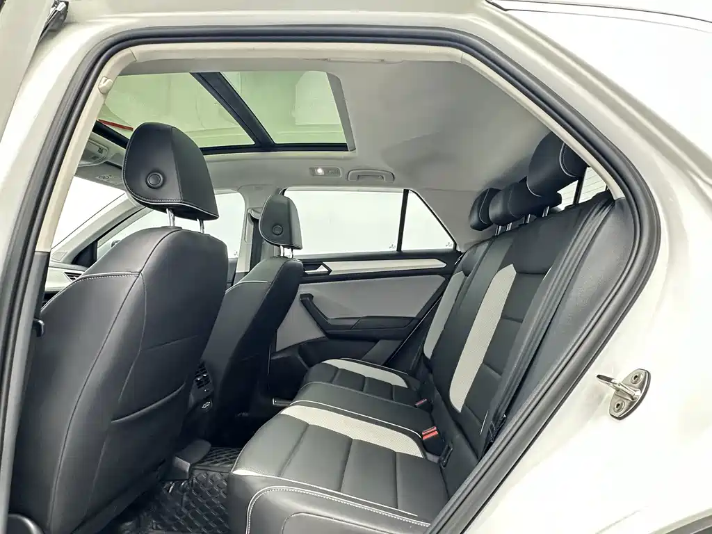 Volkswagen T-Roc — миниатюра 5