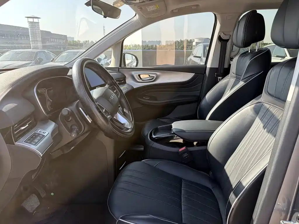 Roewe iMAX8 — миниатюра 12